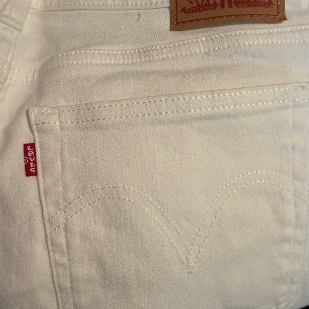 Levi’s - Picture 8 of 11